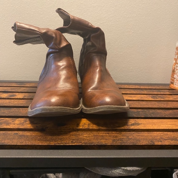 American Eagle Boots size 7 - Picture 2 of 5